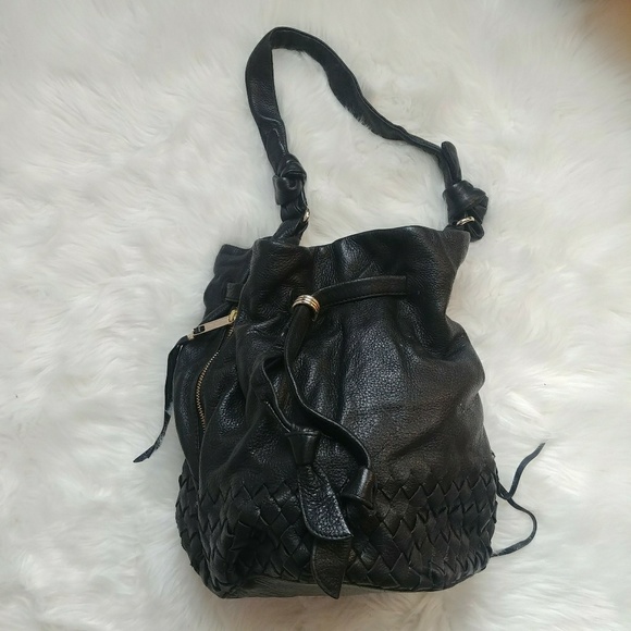 elliott lucca bucket bag